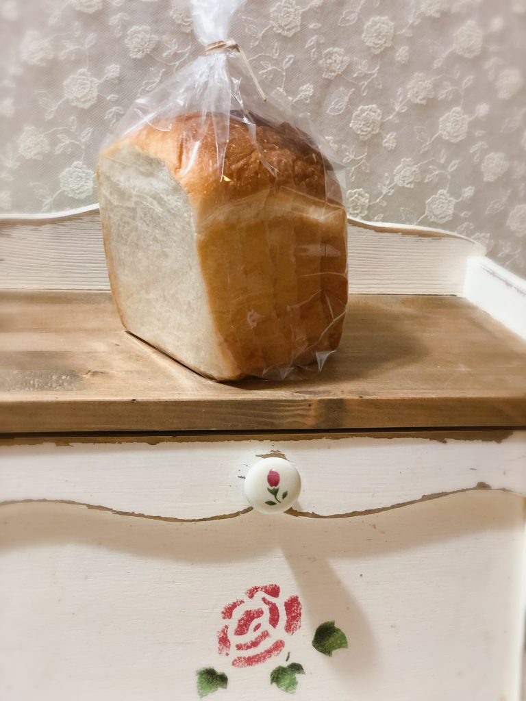 葉山　三角屋根　パンとコーヒー　ハチミツ食パン