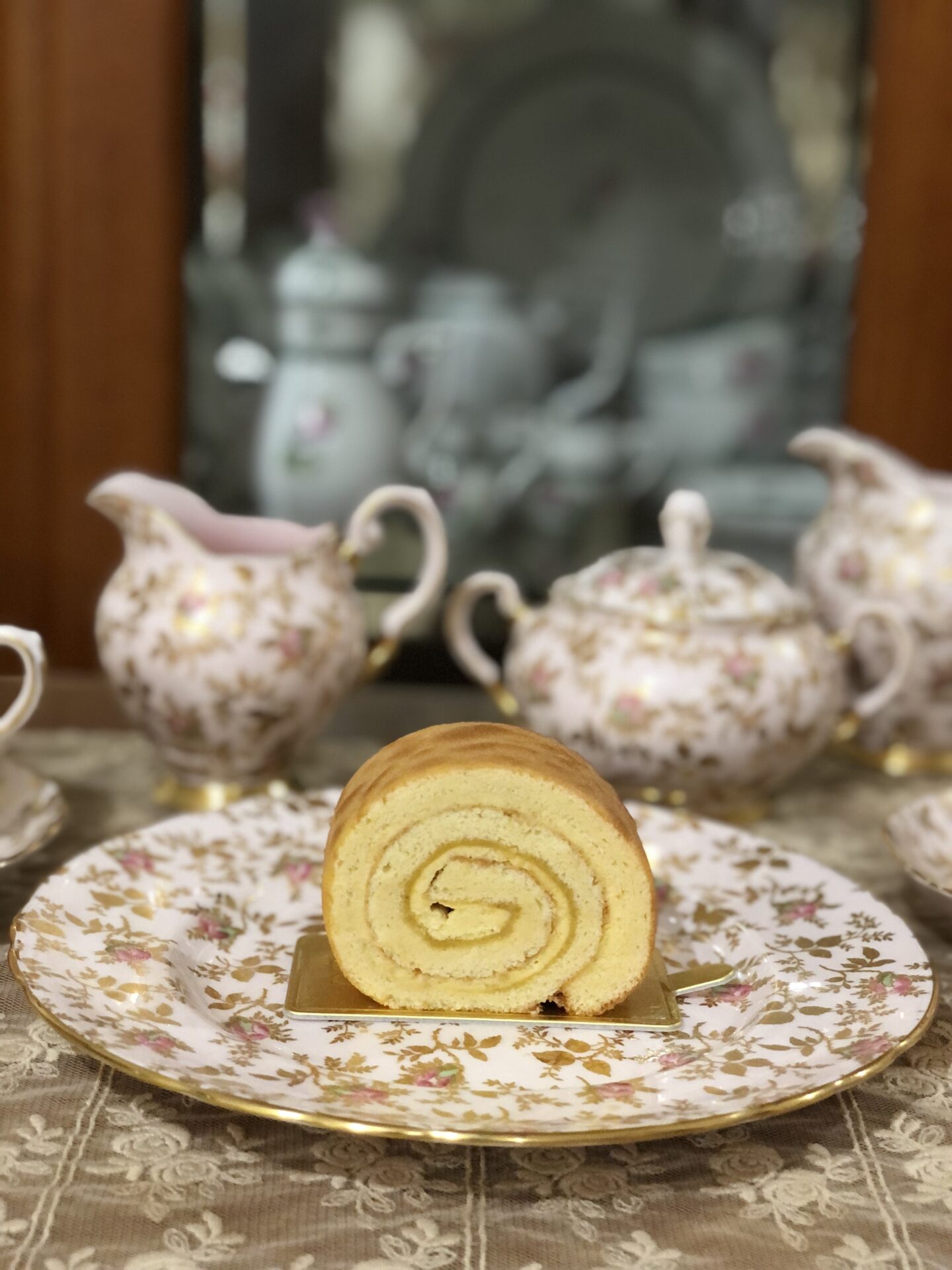 シヅカ洋菓子店 秋季限定 ロールケーキ　さつまいも☆ほっこりやさしい甘さの自然派ロールケーキ☆