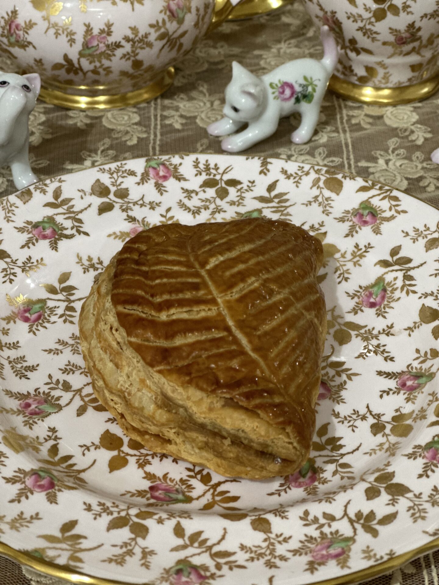 シヅカ洋菓子店　冬季限定 アップルパイ☆丁寧に煮詰められたりんごとやさしいパイが素朴でおいしい☆
