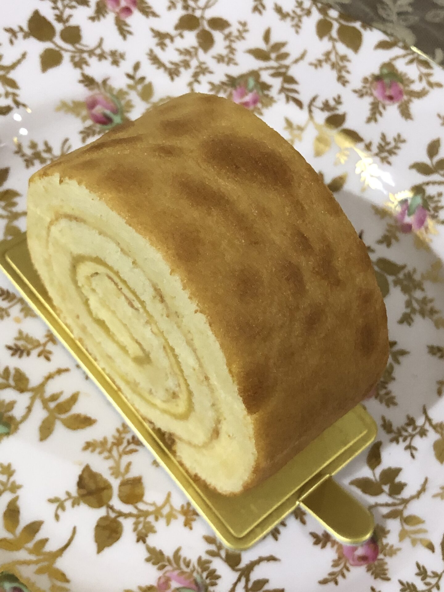 シヅカ洋菓子店 秋季限定 ロールケーキ　さつまいも☆ほっこりやさしい甘さの自然派ロールケーキ☆